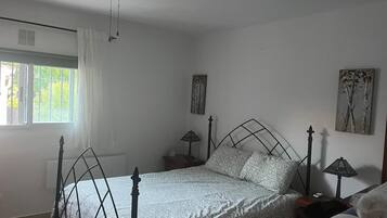 3 habitaciones, tabla de planchar con plancha y wifi gratis