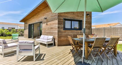 Villa des Loups de Mer 1.5 km from the beach of Veillon