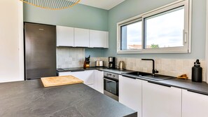 Fridge, microwave, oven, dishwasher