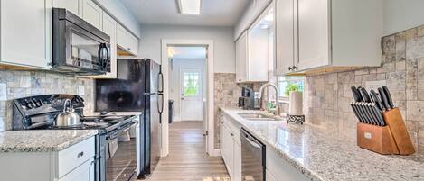 Fridge, microwave, stovetop, dishwasher