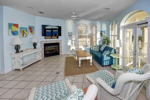 TV - 30A Gulf Front Condo/Free Beach Chair & Umbrella Set-Up/Community Pool/Large balcony/Unbeatable View (Seacrest)