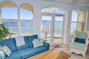 TV - 30A Gulf Front Condo/Free Beach Chair & Umbrella Set-Up/Community Pool/Large balcony/Unbeatable View (Seacrest)