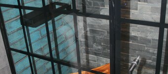 Posh Studio Flat, Smart enabled, WVU Tech District, ADA Compliant, 15% Military