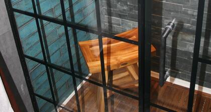 Posh Studio Flat, Smart enabled, WVU Tech District, ADA Compliant, 15% Military