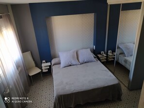 5 bedrooms, iron/ironing board, free WiFi, bed sheets - Casa Totalmente Nueva, Para 16 Personas a 12 km de Burgos en un Pueblo Tranquilo (Villanueva-Matamala)