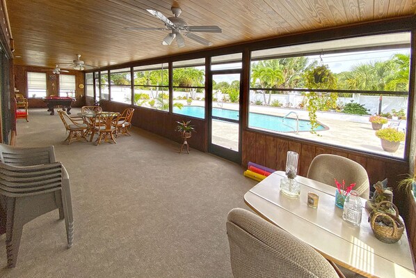 Dining - Manatee Pocket Place (Stuart)