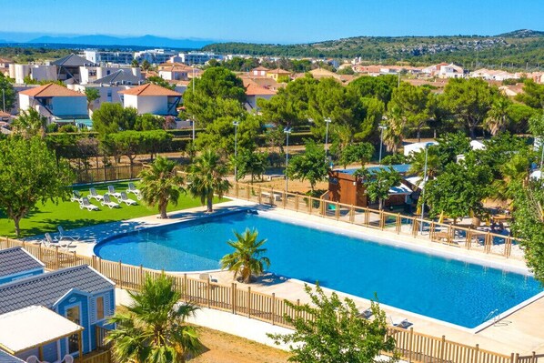 Piscine extérieure, piscine chauffée