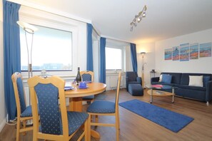 Unclassified image, 5 of 12, button