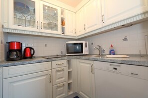 Kühlschrank, Mikrowelle