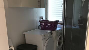 Dusch, hÄrtork, handdukar och tvÄl