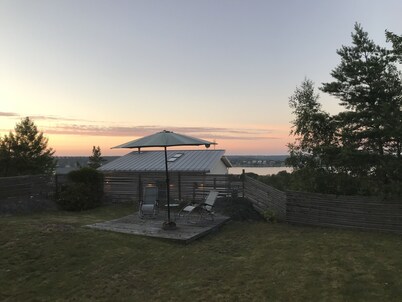 Cosy little house close to the water (sea and lake)