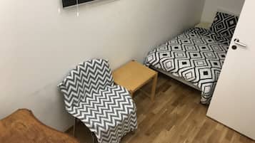 3 sovrum, skrivbord, strykjÀrn/strykbrÀda och sÀngklÀder