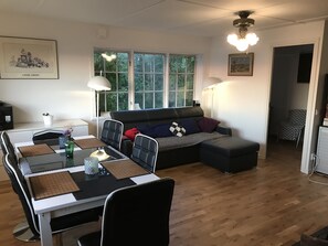 Smart TV, libros y impresora 