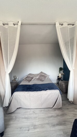 熨斗/熨衫板、免費 Wi-Fi、床單