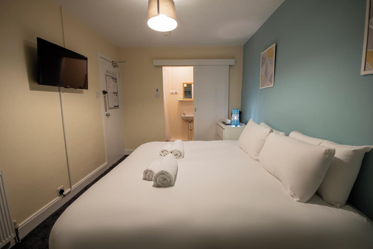 Chambre Double Confort | 1 chambre, fer et planche Ă repasser, Wi-Fi, draps fournis