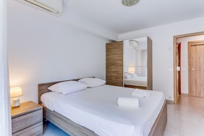 1 chambre, fer et planche à repasser, Wi-Fi gratuit, draps fournis