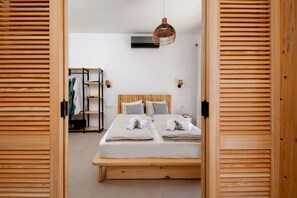 Honeymoon Suite | 1 bedroom, premium bedding, in-room safe, individually decorated - Kale Suites (Kas)