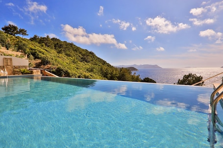 Outdoor pool. Kale Suites