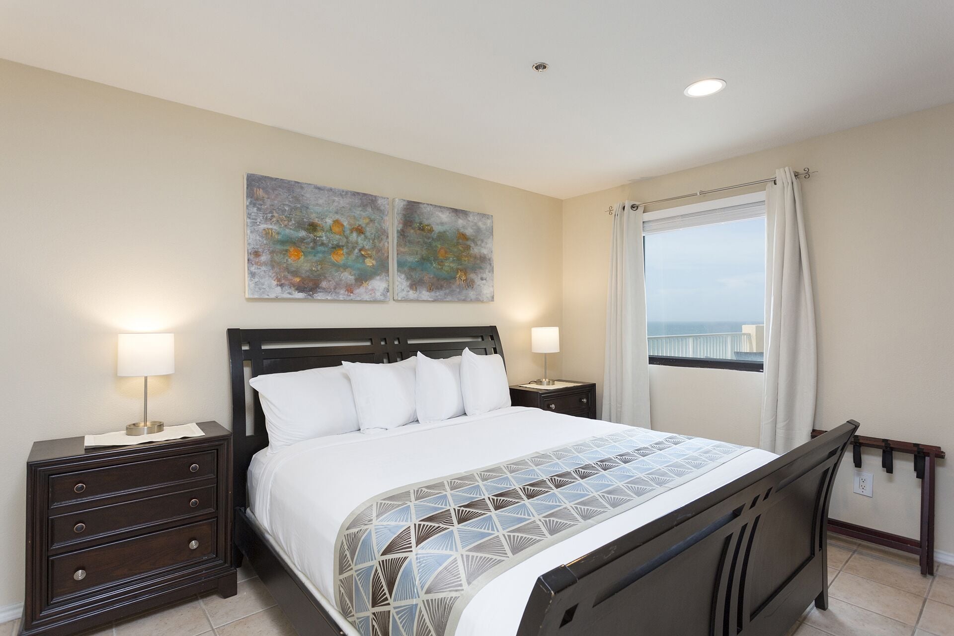 2 quartos, ferros/tábuas de passar roupa, acesso à internet