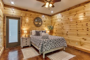 1 bedroom, iron/ironing board, Internet, bed sheets