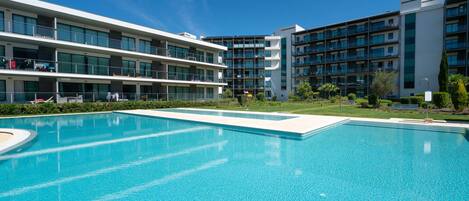 Innendørsbasseng og utendørsbasseng