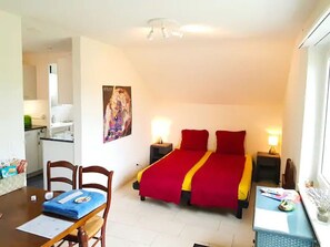 3 chambres, fer et planche à repasser, Wi-Fi, draps fournis