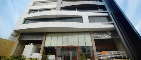 Façade de l’hébergement - soirée/nuit