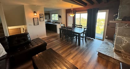 Black Bear Lookout, 3 Bedroom with Lake Views (SL752C)