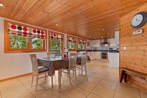 Studio | 3 bedrooms - Lodge 5 Longbury - Luxury Lodge Woodland Views Restaurant and Spa Facilites (Tenby)
