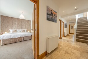 5 soveværelser, strygejern/strygebræt, weekendseng, internetforbindelse