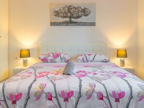 3 bedrooms, Internet
