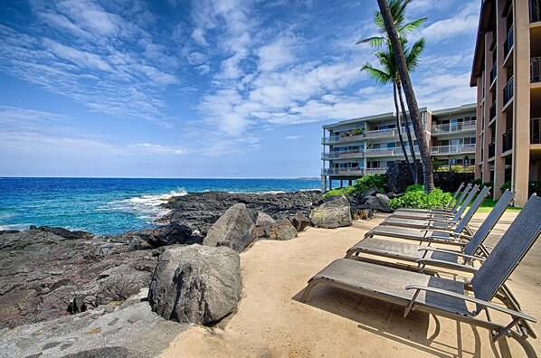 Beach - Kona Makai 2103: Remodeled Condo w/ AC in Oceanfront Complex (Kailua Kona)