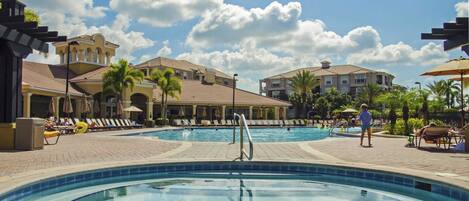 Piscine extérieure, piscine chauffée