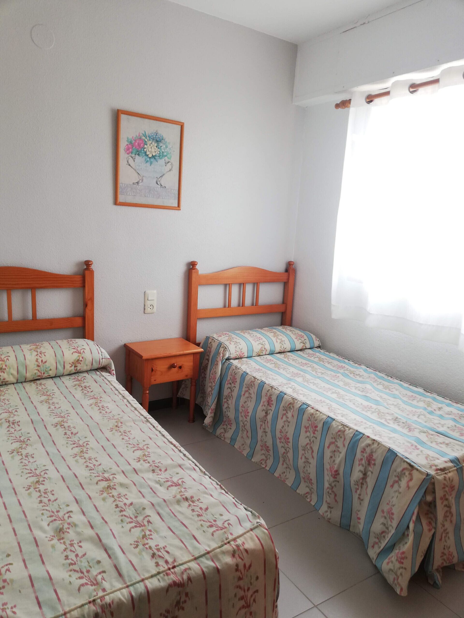 2 chambres, fer et planche à repasser, Wi-Fi gratuit, draps fournis