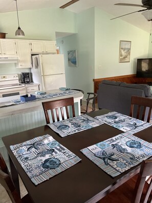 Dining - Pet friendly 3 Bed/ 2 Bath Soundside retreat in OBX with Hot Tub & Enclosed yard (Kill Devil Hills)