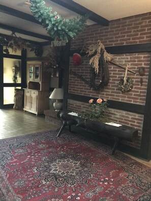 المنشأة من الداخل