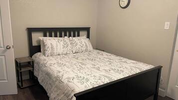 3 dormitorios, tabla de planchar con plancha, cuna de viaje y wifi