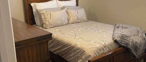 3 bedrooms, iron/ironing board, travel crib, WiFi