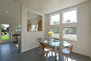 Dining - Architect designed house near ocean on huge reserve. (Bridgehampton)