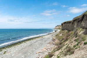 Beach - Perch - La Fiesta 47: Sunset ocean view home, close to town (Coupeville)