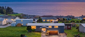 Perch - La Fiesta 47: Sunset ocean view home, close to town