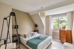 4 habitaciones, tabla de planchar con plancha y wifi gratis 
