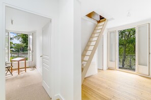 Interior - Mon Maximum de Campagne à Paris (Le Perreux-sur-Marne)