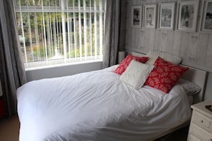 3 bedrooms, free WiFi, bed sheets