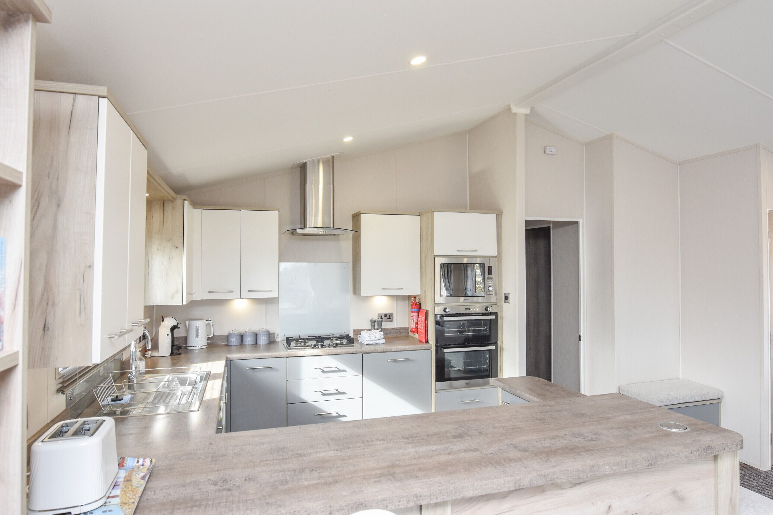 Køleskab, mikrobølgeovn, ovn, opvaskemaskine