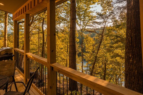 Enjoy Mtn/Rvr Views from Bufflehead Cabin, porch fireplace, 500ft river frontage