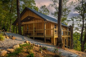 Exterior - Enjoy Mtn/River Views from Osprey Cabin, porch fireplace, 500ft river frontage (Bristol)