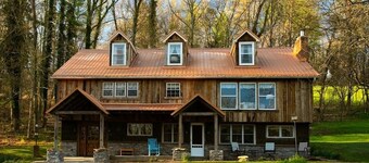 Hatch, 6bd/3ba, 2 kit, perfect for groups, 500ft of S. Holston River Frontage