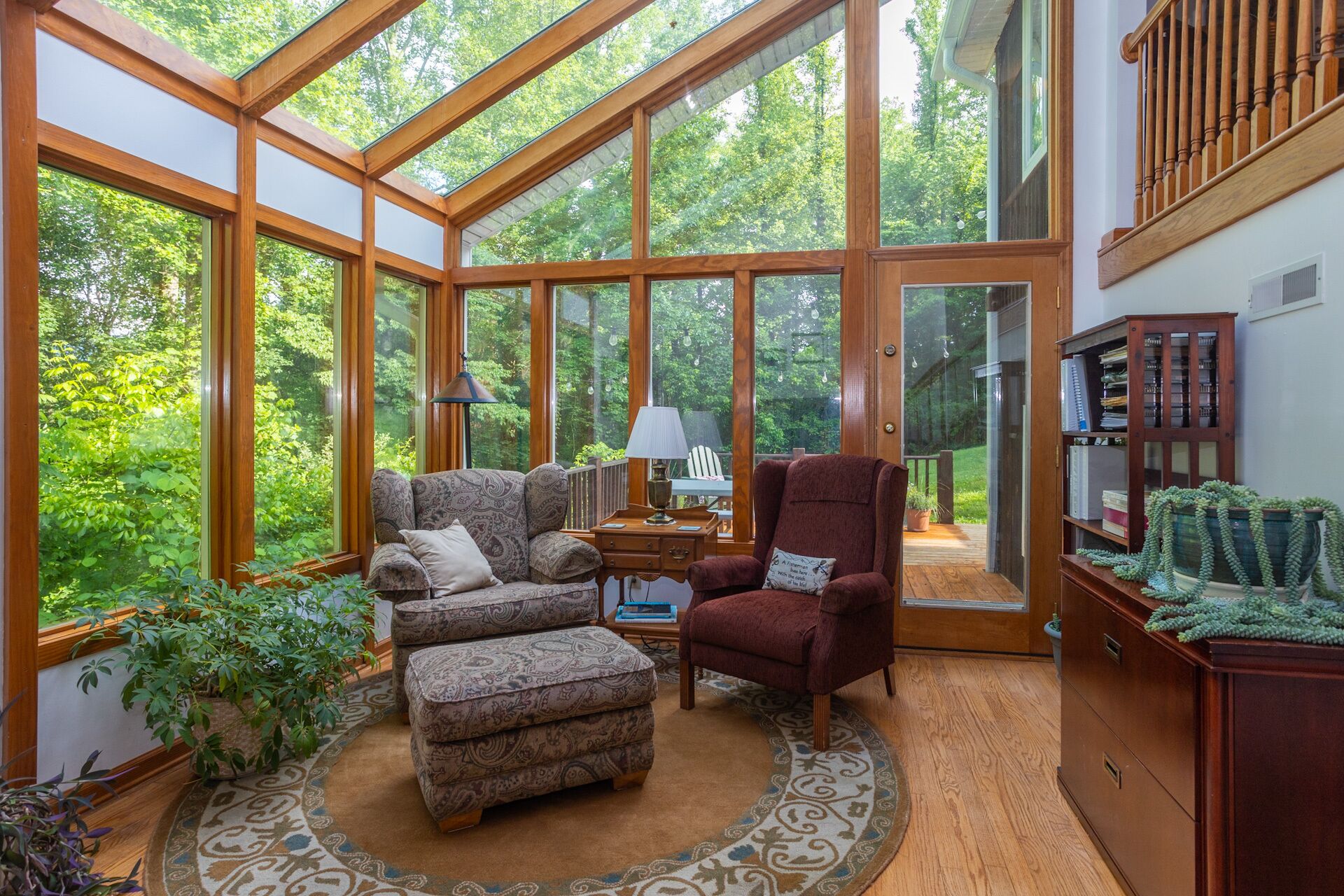 Smart TV, fireplace, DVD player