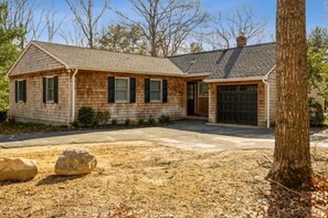 Exterior - SUMMER RENTAL EAST HAMPTON NEWLY RENOVATED IN SETTLERS LANDING (East Hampton)